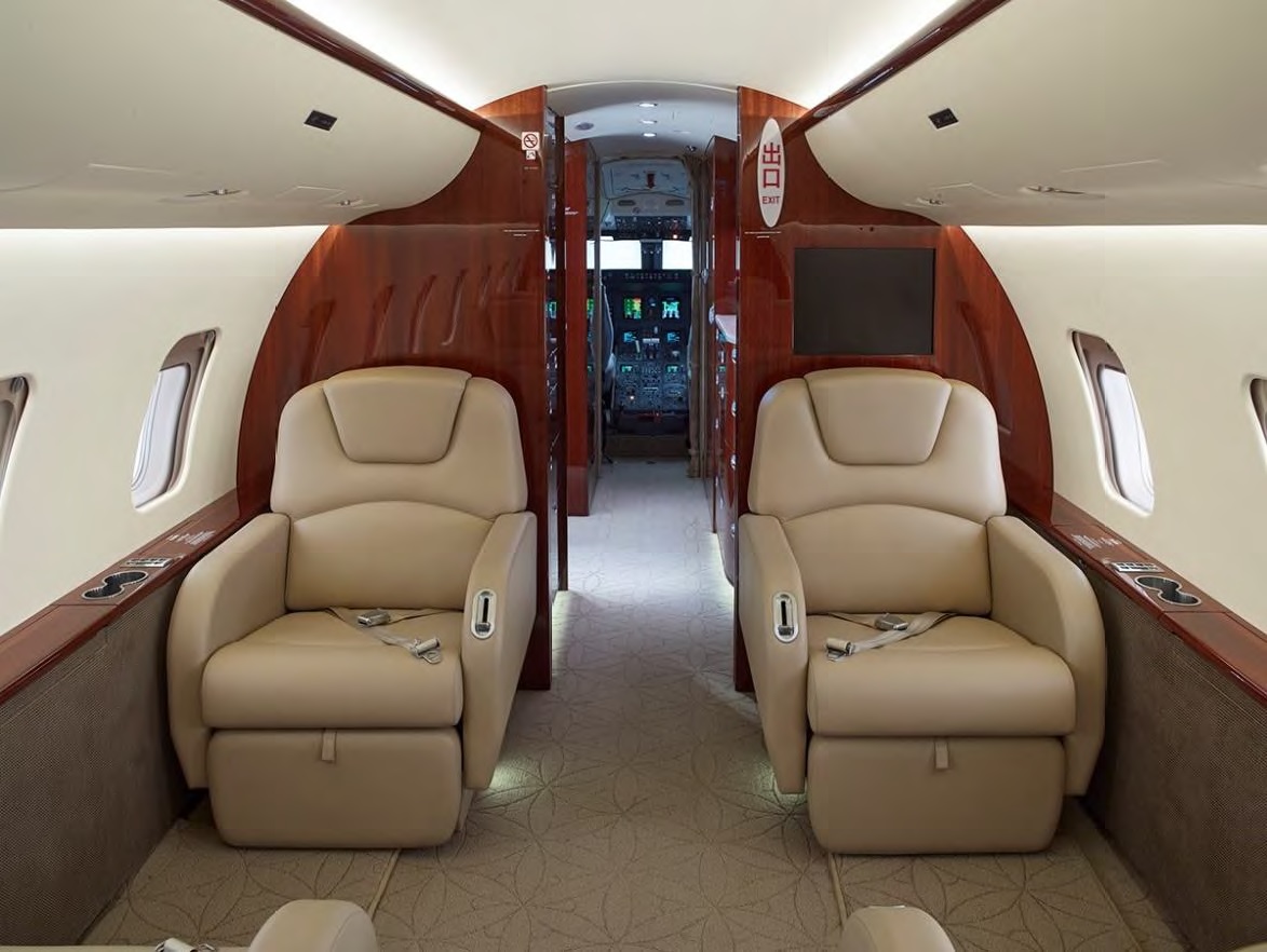 2003 BOMBARDIER CHALLENGER 850 S/N 7717 - Leader Luxury