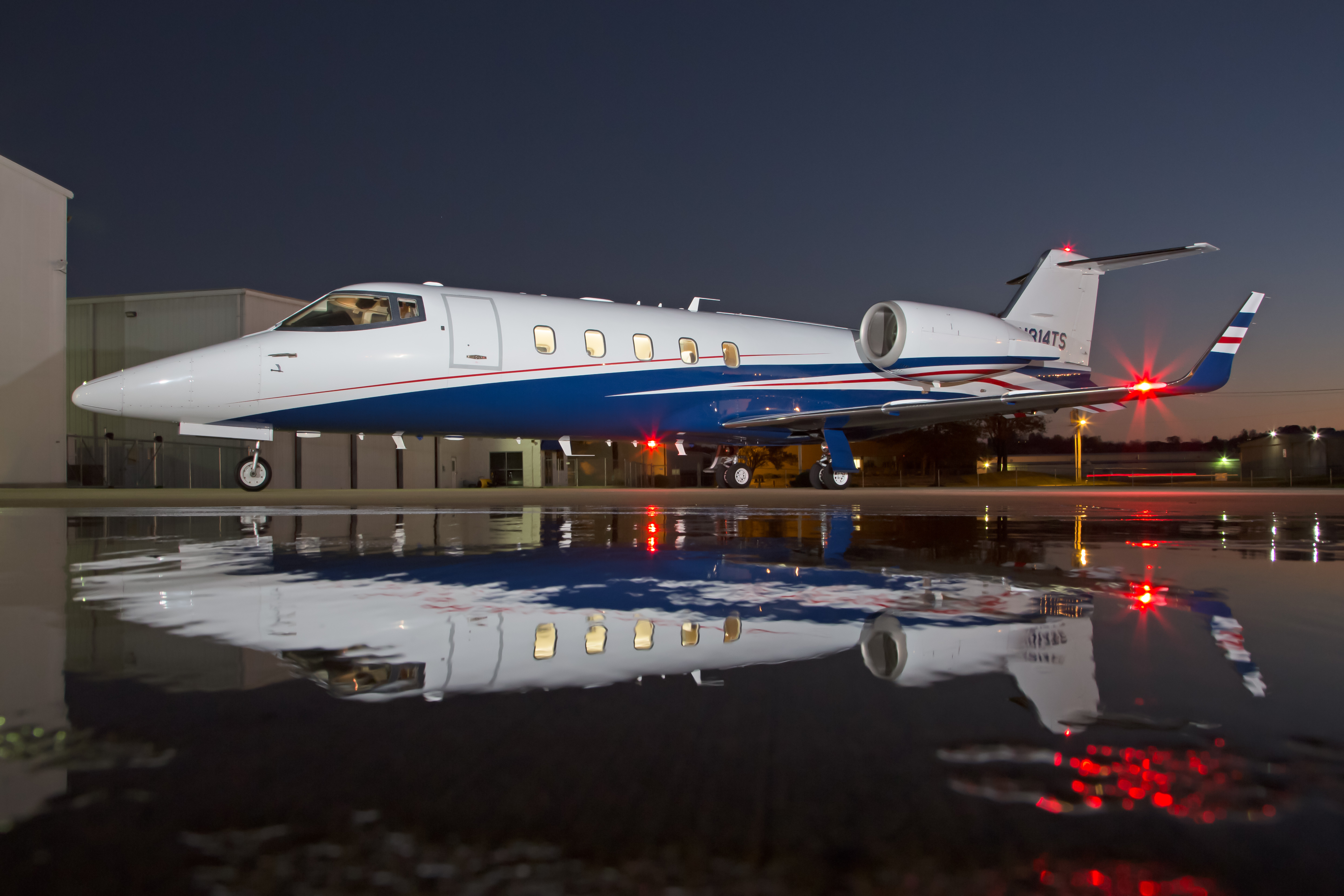 2007 BOMBARDIER LEARJET 60XR S/N 319 - Leader Luxury