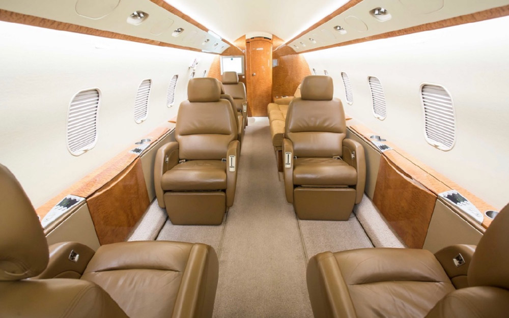 2007 BOMBARDIER CHALLENGER 300 S/N 20123 - Leader Luxury