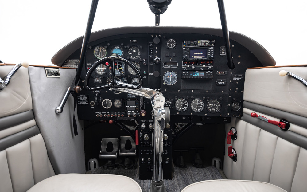 1944 BEECHCRAFT D17S STAGGERWING S/N 6874 - Leader Luxury